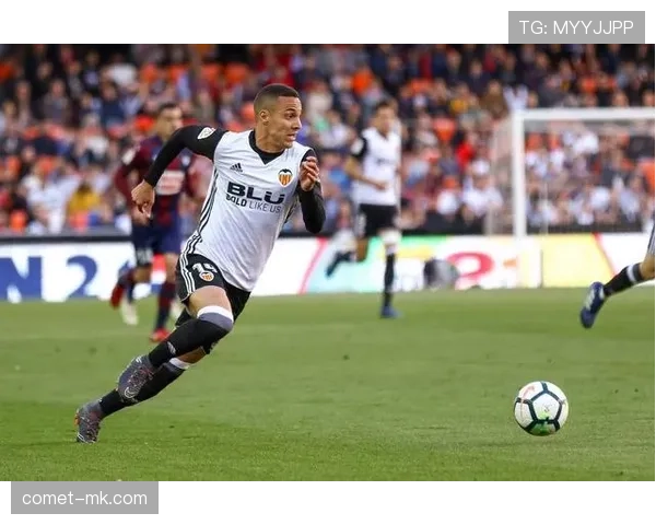 罗德里戈长期替补的战术角色与竞争困境分析